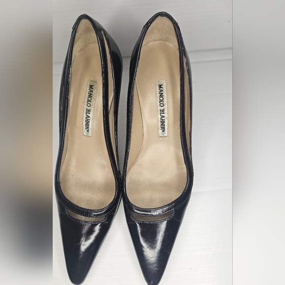 Authentic Manolo Blahnik Navy Blue Patent Leather Classic Pumps Size 35.5 - Picture 10 of 10